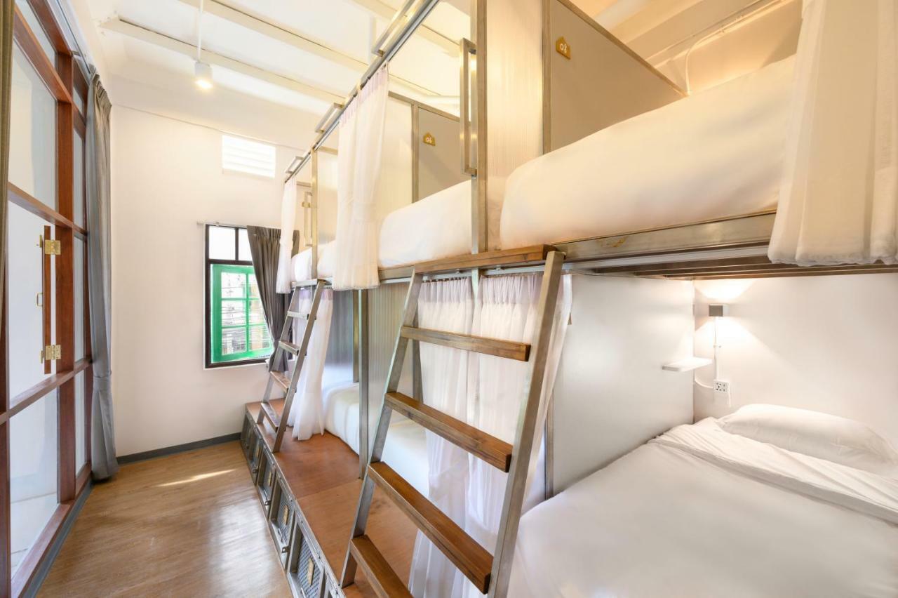 Rest Is More Hostel Бангкок Экстерьер фото
